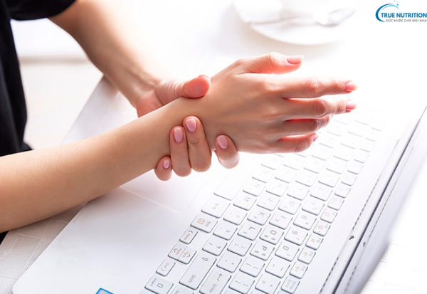 Bệnh Cổ Tay Bị Đau Lâu Ngày Không Khỏi: Nguyên Nhân Và Cách Xử Lý