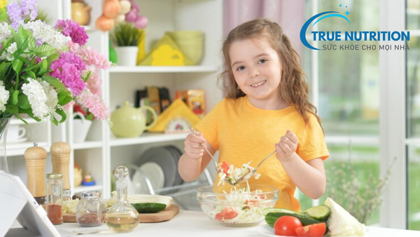 kết hợp dinh dưỡng cải thiện chiều cao cho trẻ