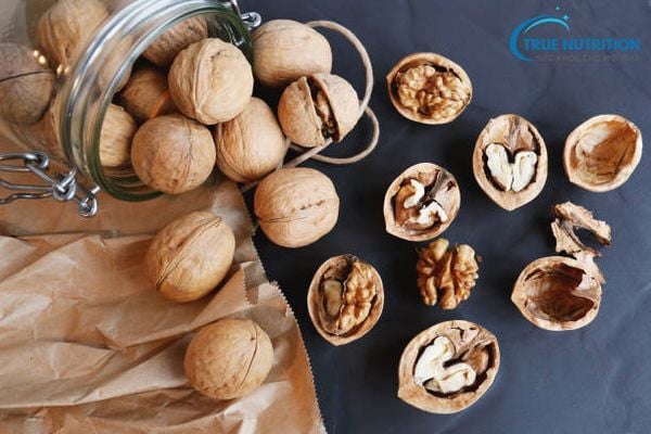 Hạt Macca & Óc Chó Cái Nào Tốt Hơn, Ăn Bao Nhiêu,&nbsp;Ai Không Nên Ăn?