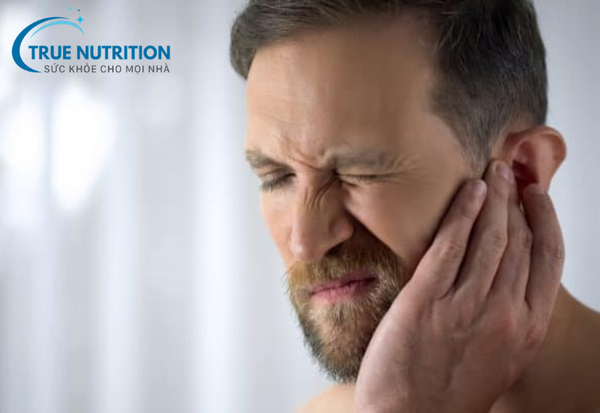 Bệnh viêm tai giữa: Dấu hiệu, nguyên nhân và cách điều trị