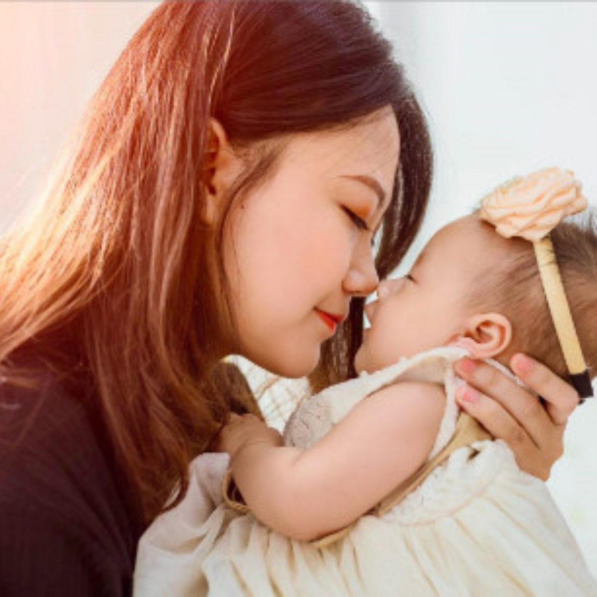 Mách mẹ 4 cách sử dụng Tinh dầu tràm đuổi muỗi cho trẻ nhỏ