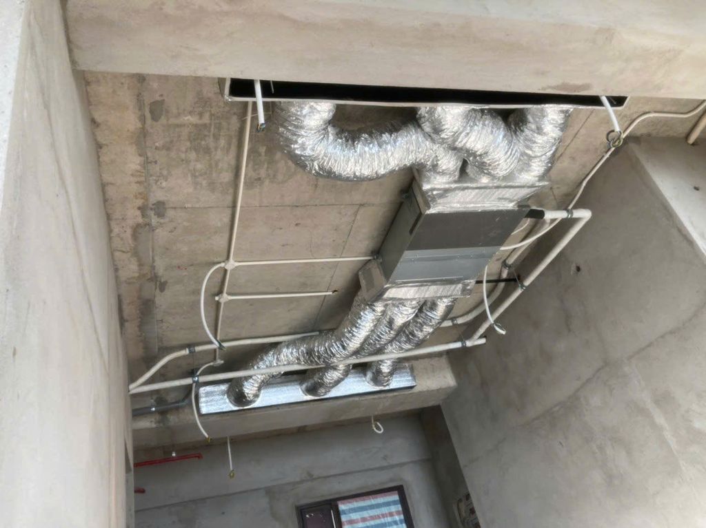 Máy lạnh giấu trần và máy lạnh âm trần: Lựa chọn nào cho không gian của bạn?