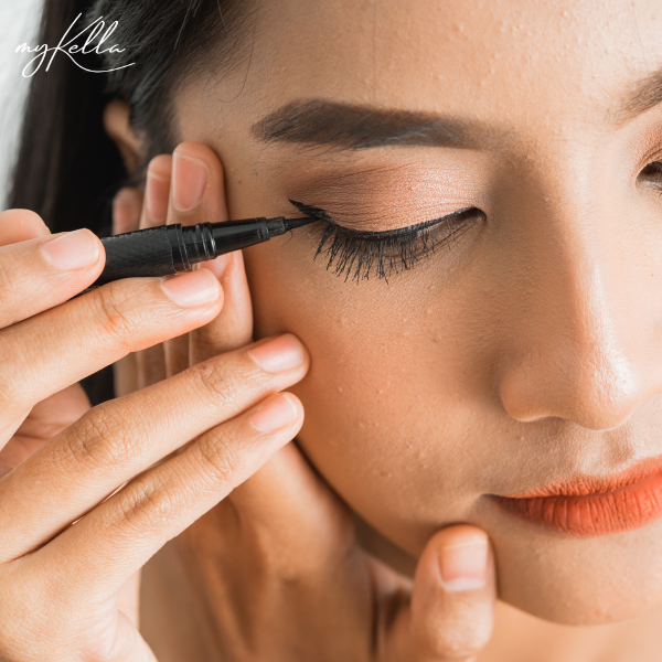 Ấn mạnh tay khi dùng chì kẻ mắt