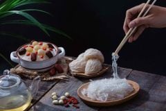 Tổ yến chưng trứng sữa và công dụng