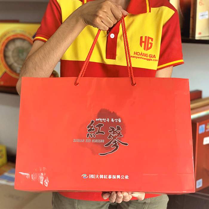 Cao hồng sâm 365 Hàn Quốc 6 năm tuổi 240g hộp 4 lọ 8809131336581