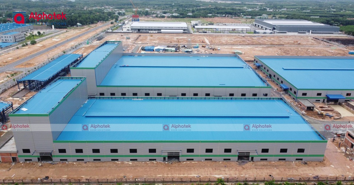 3.2 - alphatek.vn - Nhà máy sản xuất tấm sàn nhựa PVC NOX Asean nhìn từ trên cao