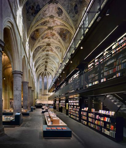 Ngôi nhà của sách: Polare Maastricht (Boekhandel Dominicanen)