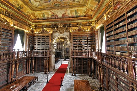 Ngôi nhà của sách: Biblioteca Joanina (Thư viện Joanine)