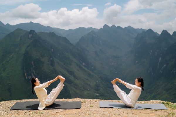 Bạn nên mặc loại quần áo nào khi tập Yoga?