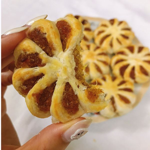 Bánh Hoa Mai Có Gì Hấp Dẫn Mà Thu Hút Tín Đồ Ăn Vặt?