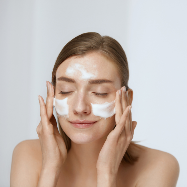 Chăm sóc da dầu để tránh mụn trứng cá