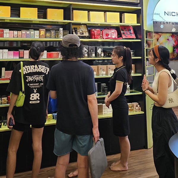 CÙNG SĂN LÙNG 5 ĐỊA CHỈ BÁN NƯỚC HOA CHÍNH HÃNG TẠI ĐÀ NẴNG