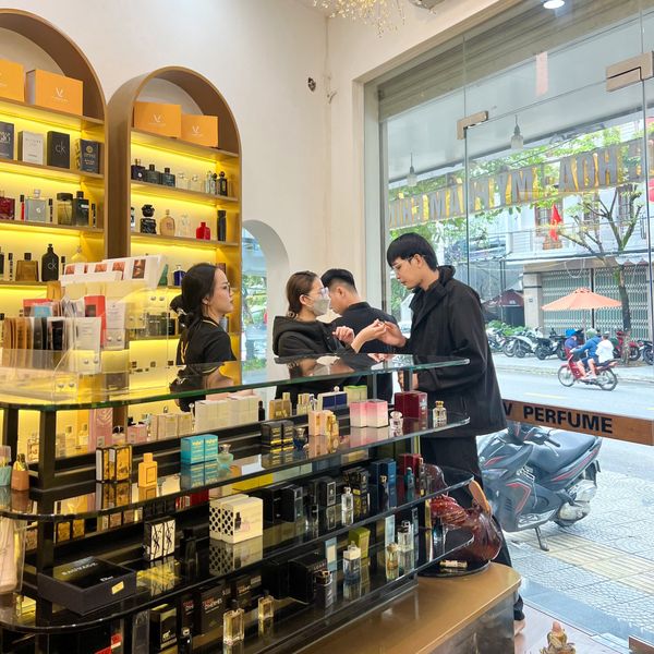 PHÂN PHỐI NƯỚC HOA VĨNH YÊN