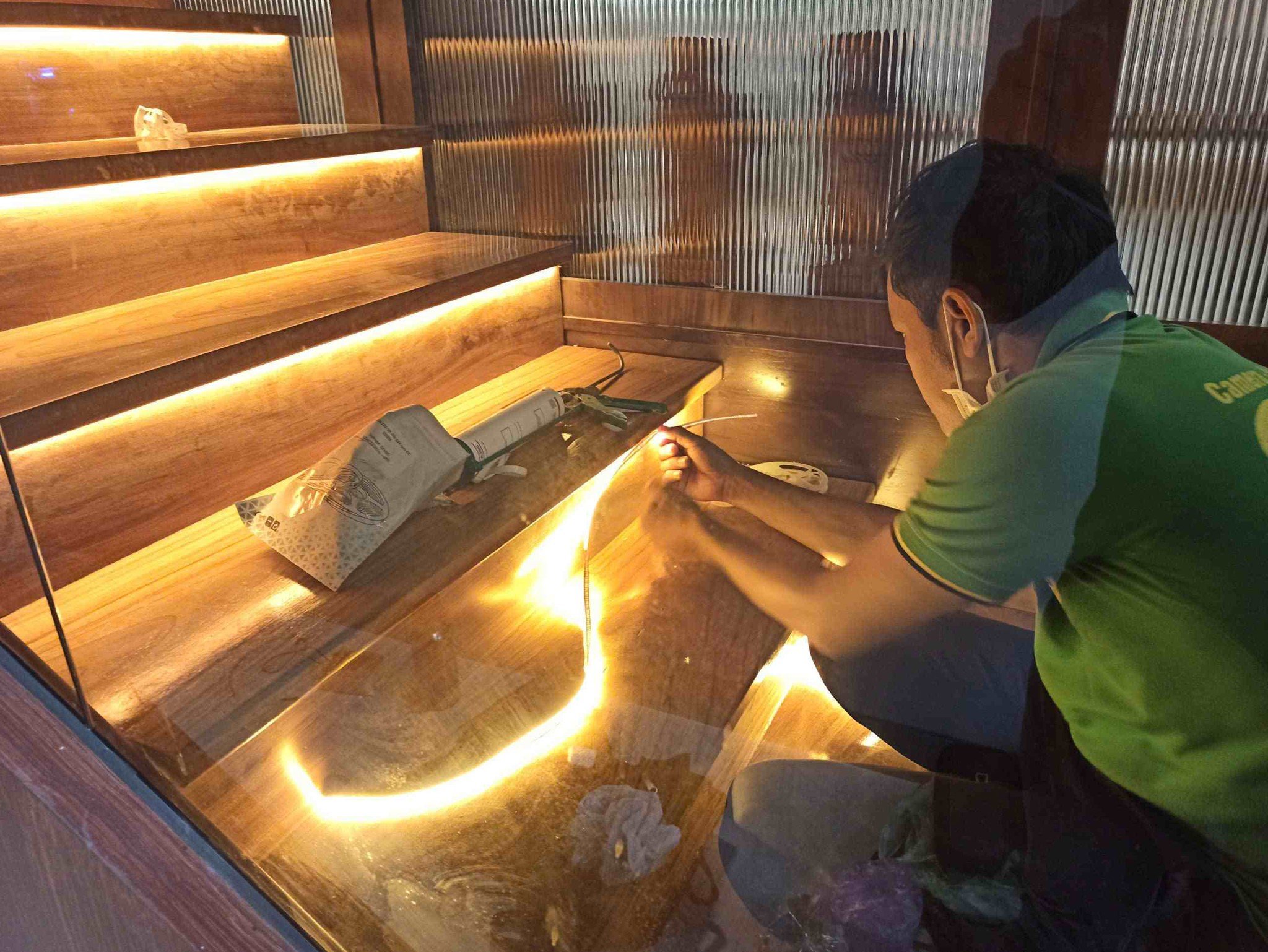 💡 Phú Vinh – Hoàn thiện công trình đèn LED cảm ứng cầu thang tại Bình Dương ✨