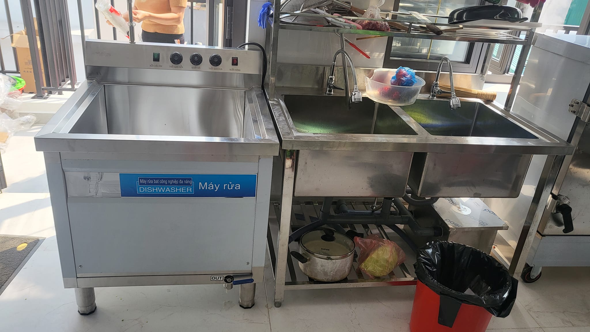 Có nên mua máy rửa bát công nghiệp Cũ, Thanh Lý Không?