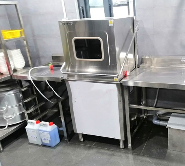 Máy rửa bát công nghiệp Dolphin có tốt không? Của nước nào