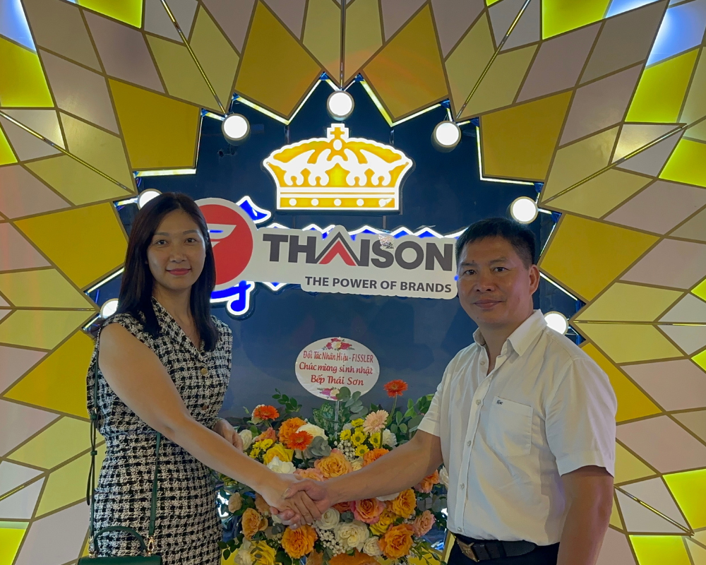Bếp Thái Sơn kỷ niệm 21 năm ngày truyền thống công ty 8