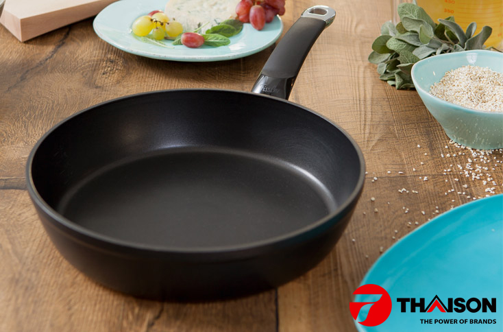 Chảo Fissler Alux cao cấp có chống dính tốt? 4