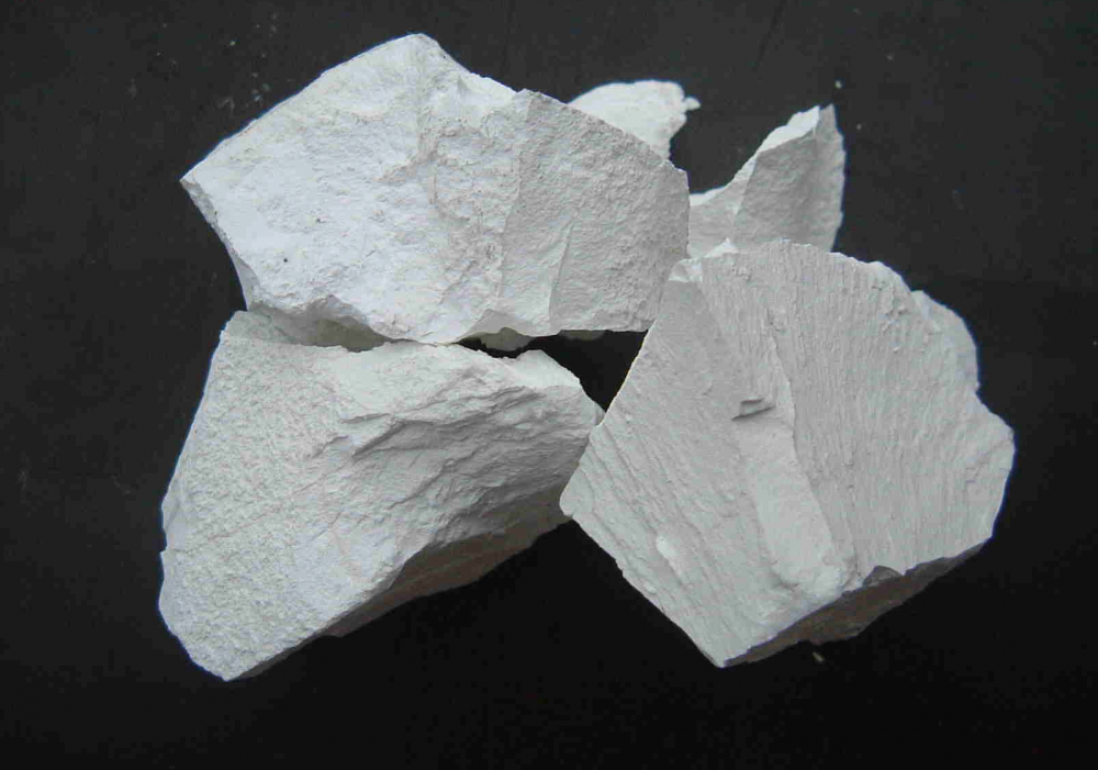 Cách chống nồm ẩm trong nền nhà bằng vôi sống