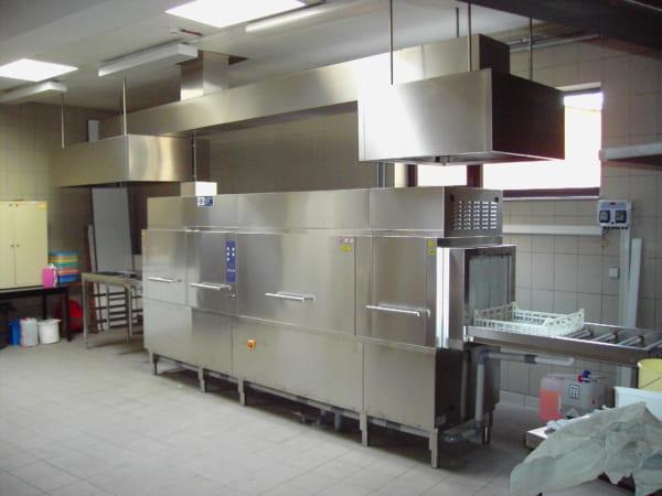 Máy rửa bát công nghiệp loại nào tốt - Dolphin