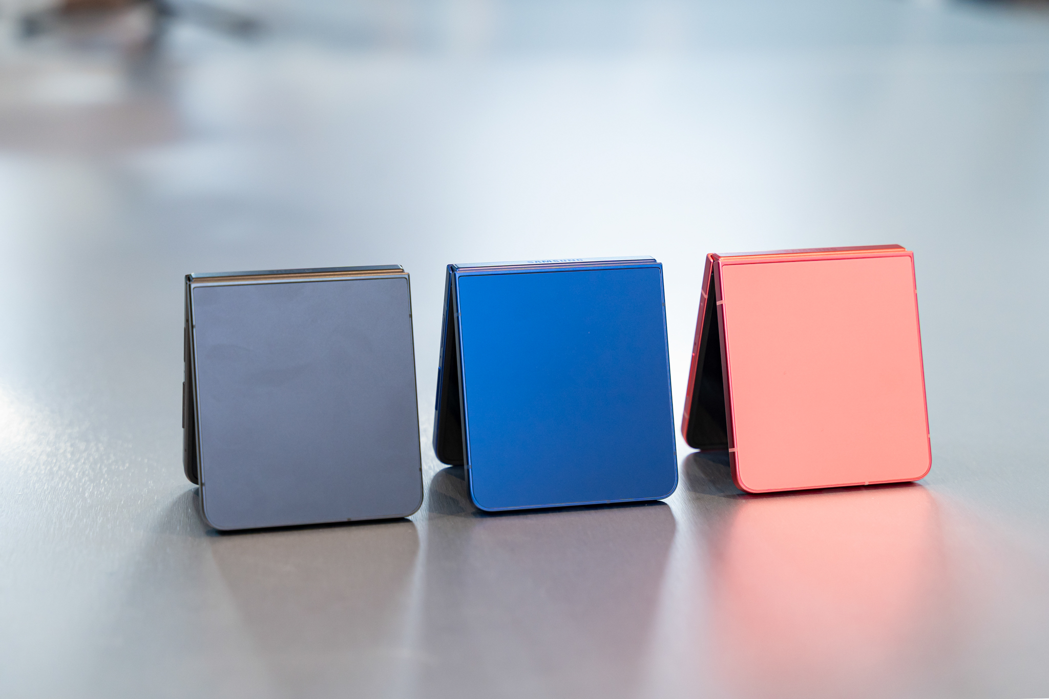 Samsung Galaxy Z Flip7 chính thức ra mắt: Thiết kế đẹp, chip mạnh, pin “trâu” – Có gì đáng mua?