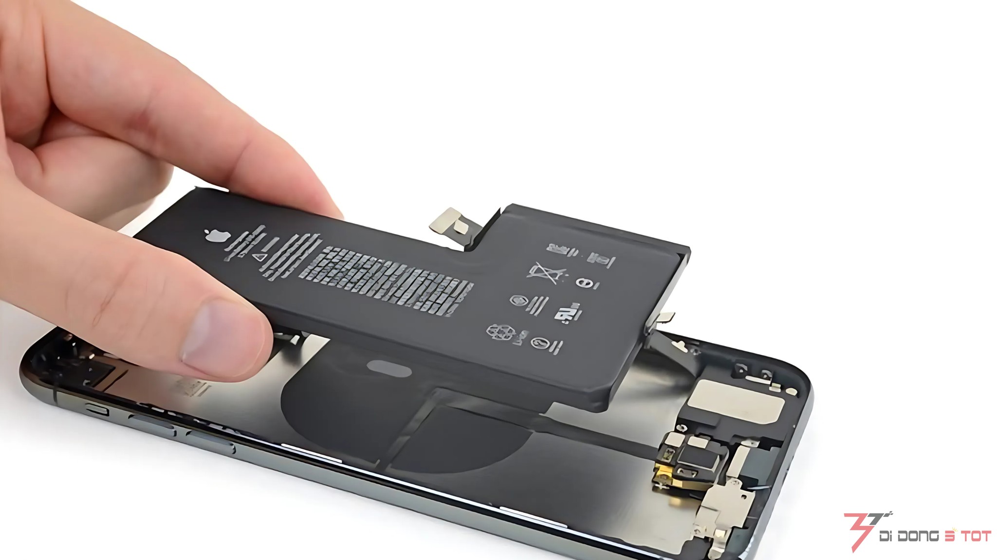 Thay pin iPhone có ảnh hưởng gì không? Có tốt không? Nên thay ở đâu để an tâm?