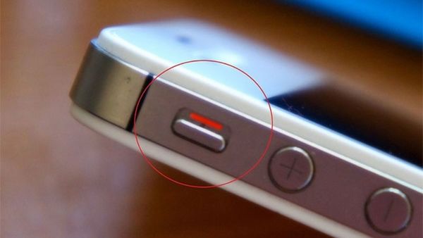 Linh kiện bị hỏng do làm rơi điện thoại cũng là một nguyên nhân cơ bản