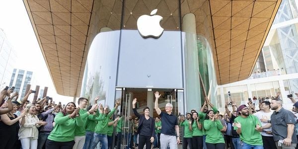 pple hé lộ kế hoạch ra mắt dày đặc iPhone từ nay đến 2027
