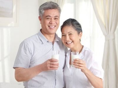 Sữa bổ sung Canxi tốt cho người thoái hóa, xương khớp, người có nguy cơ loãng xương