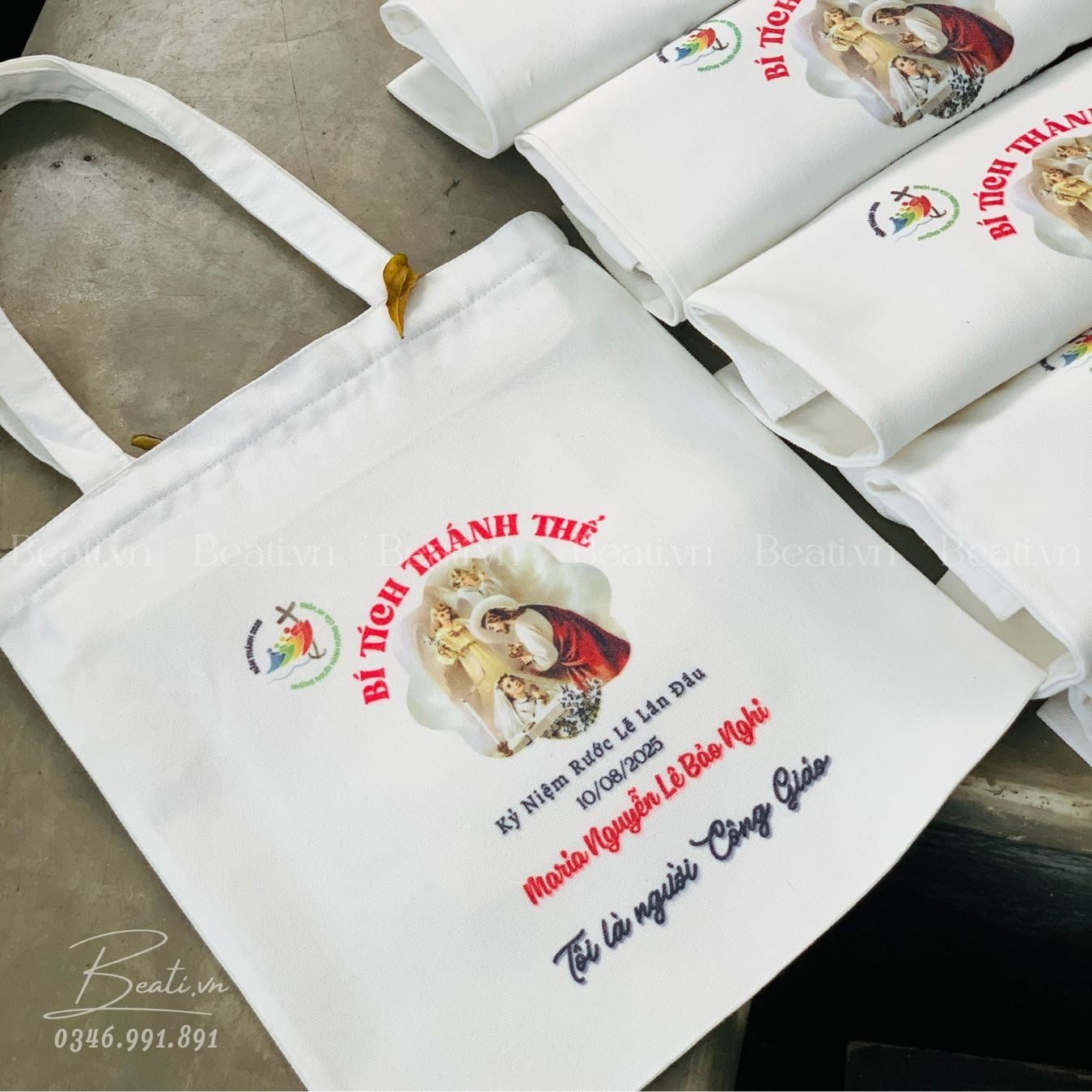 Quà Tặng Kỷ Niệm Dịp Rước Lễ & Thêm Sức - Túi Tote/ Balo Canvas In Hình Rước Lễ Lần Đầu
