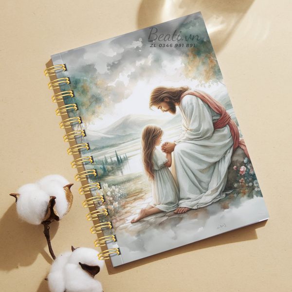 Bộ Sưu Tập Sổ Notebook A6: Chúa Giêsu Cầu Nguyện Cùng Em Bé Gái – Món Quà Hoàn Hảo Cho Các Bé