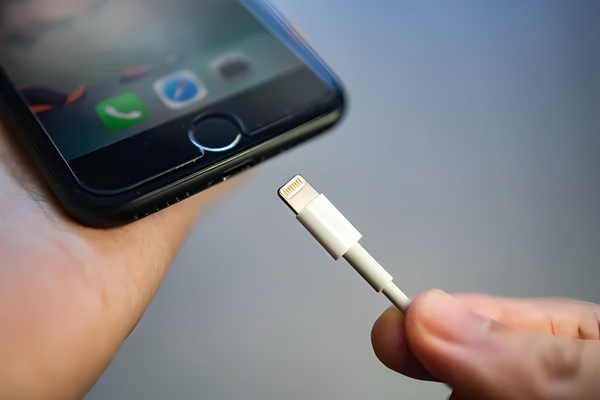iPhone USB-C