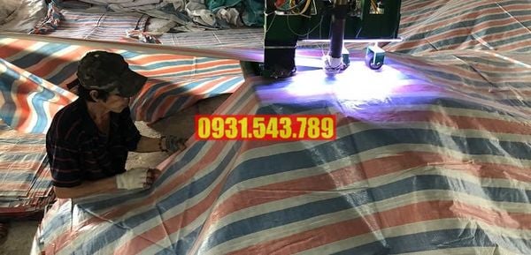 Bạt sọc 3 màu khổ 4mx50m - Bạt sọc 3 màu giá rẻ. Lh 0931.543.789