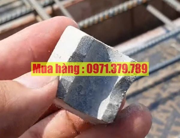 Chuyên cung cấp con kê bê tông Mác cao khu vực phía Nam. LH mua hàng 0971.379.789