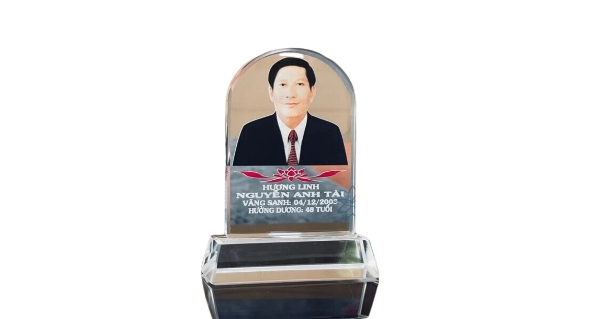 Hình Thờ Pha Lê Mini - KT026 - Cao 12cm