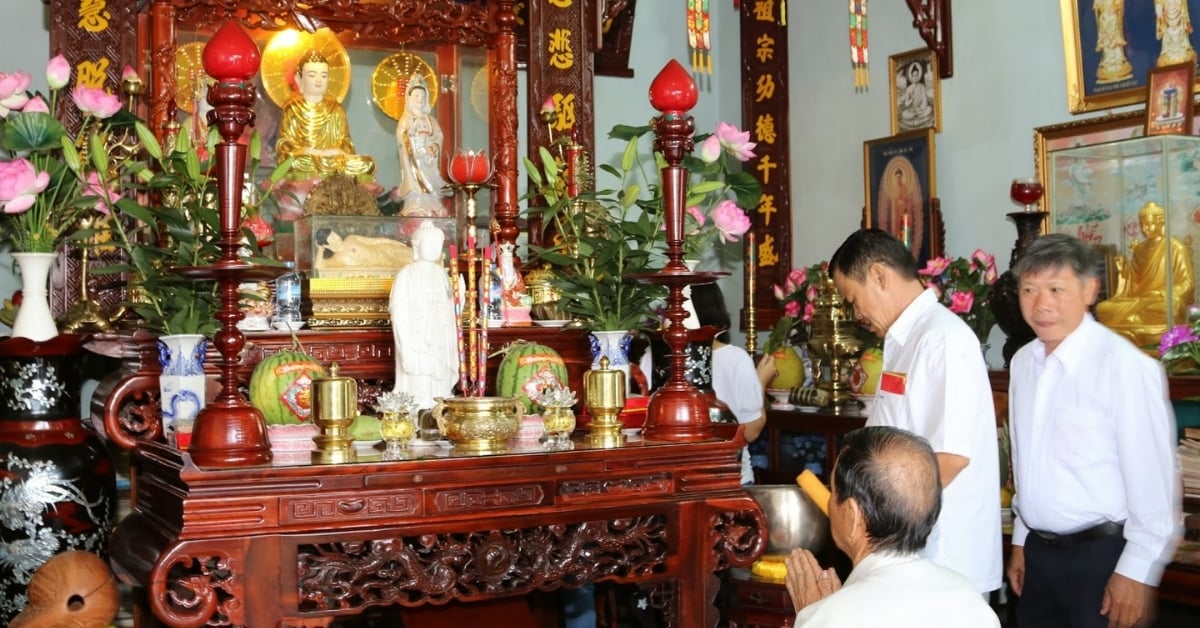 Văn khấn khi thực hiện sắp xếp di ảnh