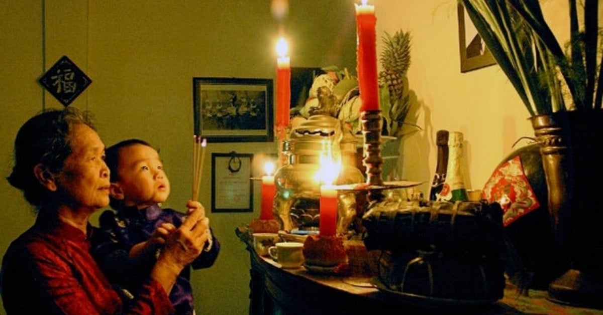 Trang phục khi thắp hương cho gia tiên