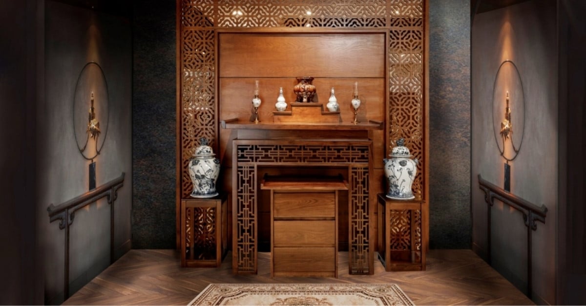 Bàn thờ gia tiên thể hiện sự tôn trọng với tổ tiên