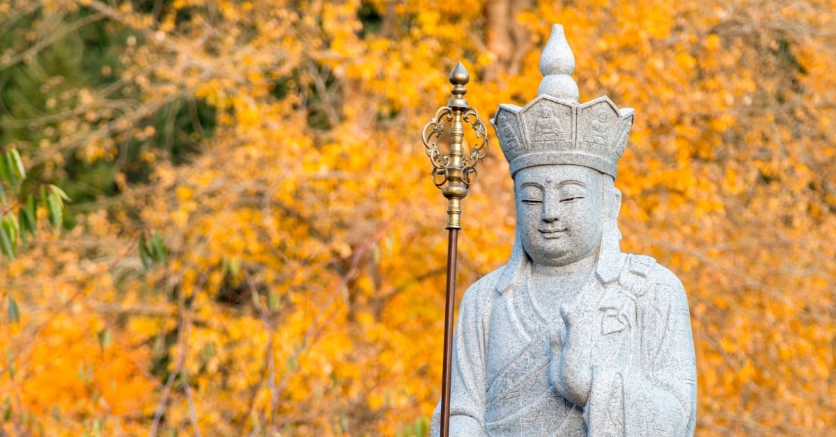 Ngài Địa Tạng Vương Bồ Tát là vị Bồ Tát hiện thân của lòng từ bi vô bờ