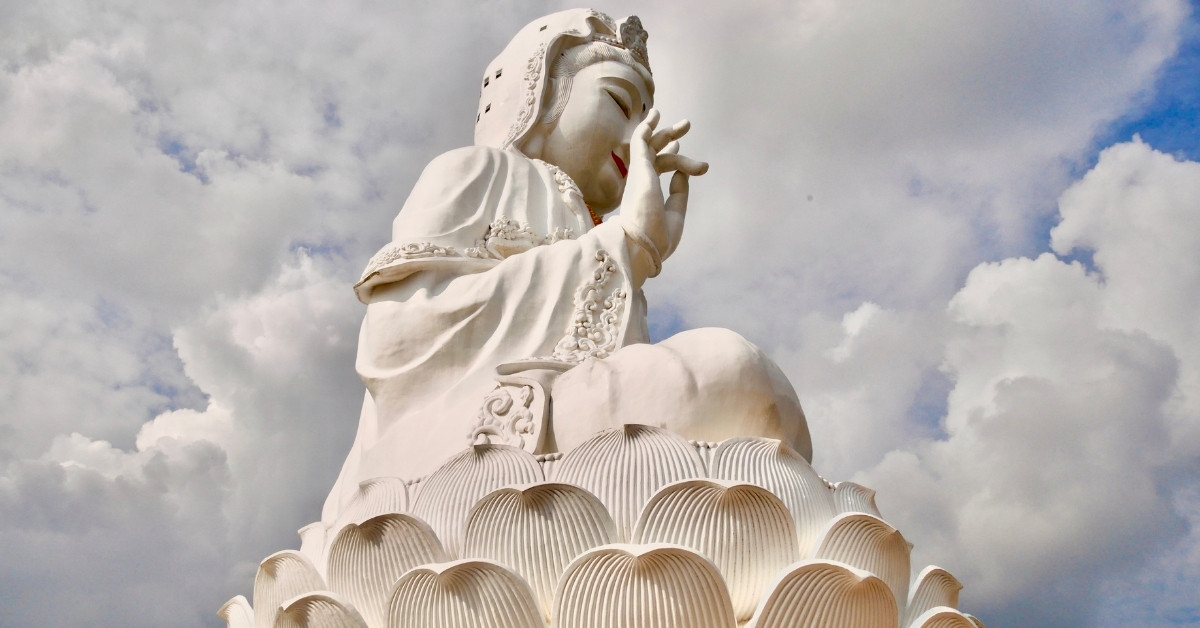 125.3 - hinhthophaleviet.com - Vai trò và tác động của Quan Âm Thiên Thủ Bồ Tát trong đời sống đạo đức của người Phật tử