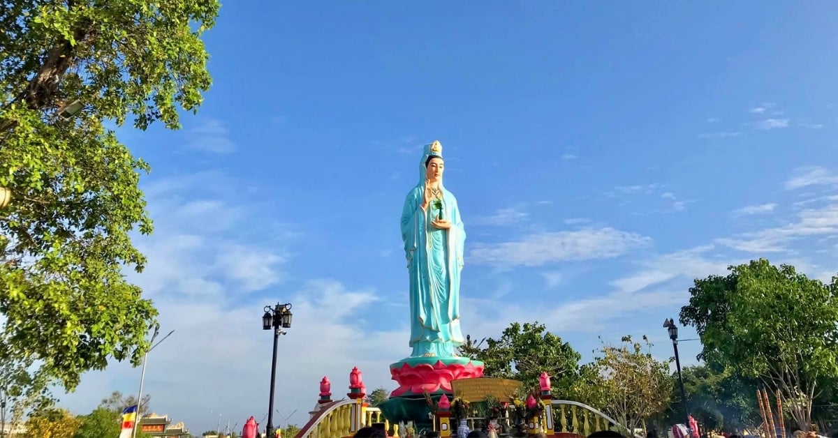 115.2 - hinhthophaleviet.com - Ý nghĩa của hình tượng Quan Âm Nam Hải đối với người dân địa phương và ngư dân