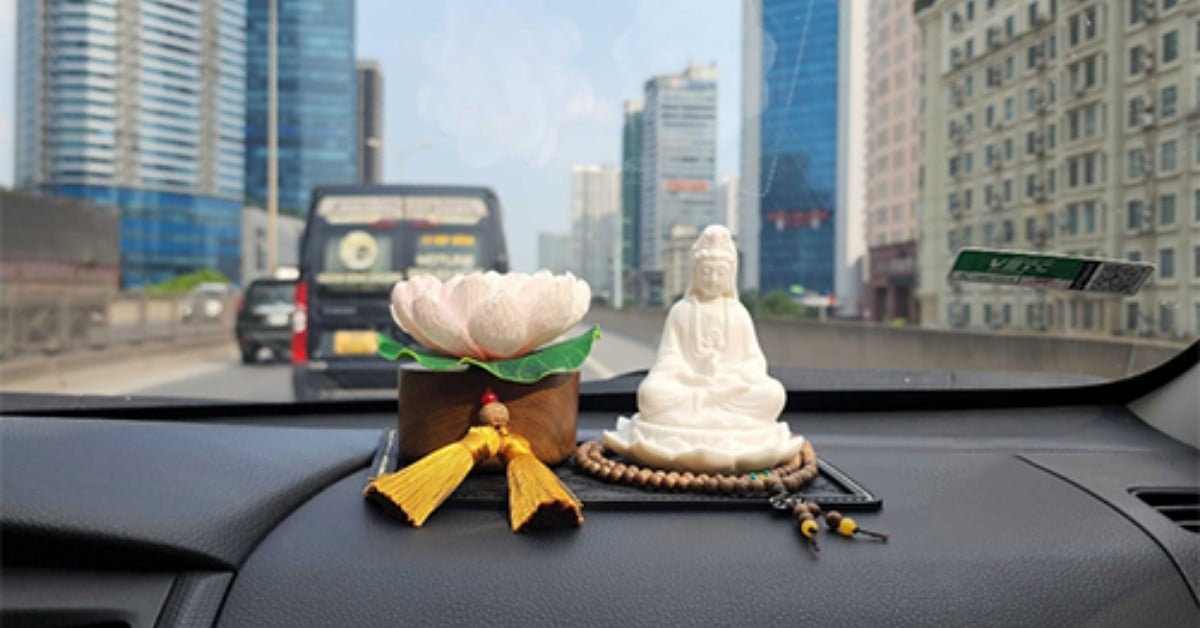 Thời điểm thích hợp để tượng Phật trên xe ô tô