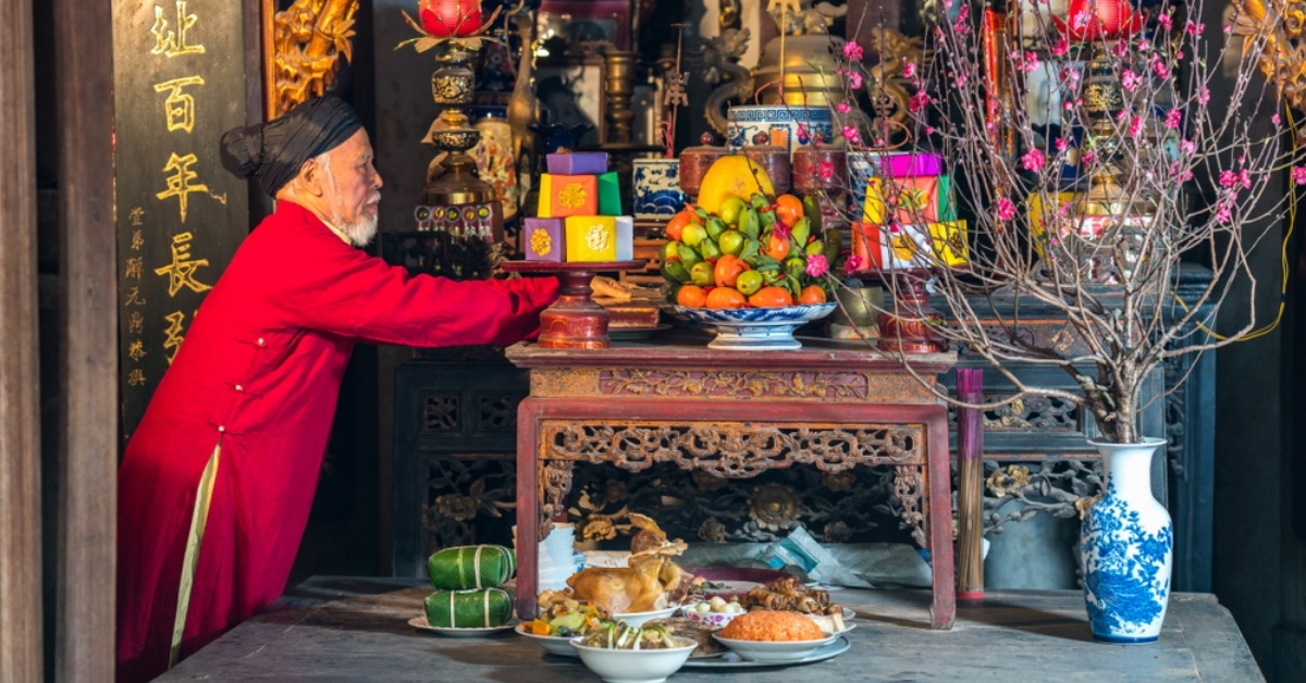 Người nào trong gia đình nên vệ sinh bàn thờ gia tiên