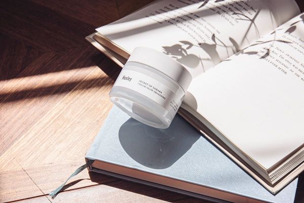 NÊN DÙNG KEM DƯỠNG ẨM KHI NÀO ĐỂ LÀN DA KHỎE MẠNH