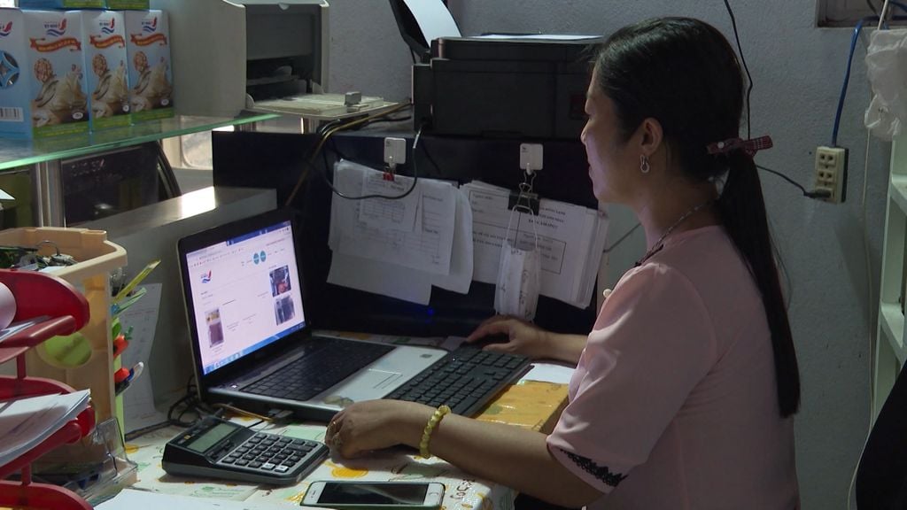 Nguyen Kim Thuy - GĐ Hợp tác xã Kỳ Như - làm việc