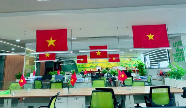 THẮM ĐỎ MÀU CỜ - THÁNG TƯ KHẢI HOÀN TẠI THAIBINH SEED.