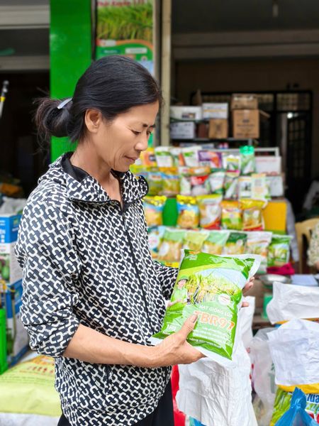 bà con đi mua giống của Tập đoàn ThaiBinh Seed
