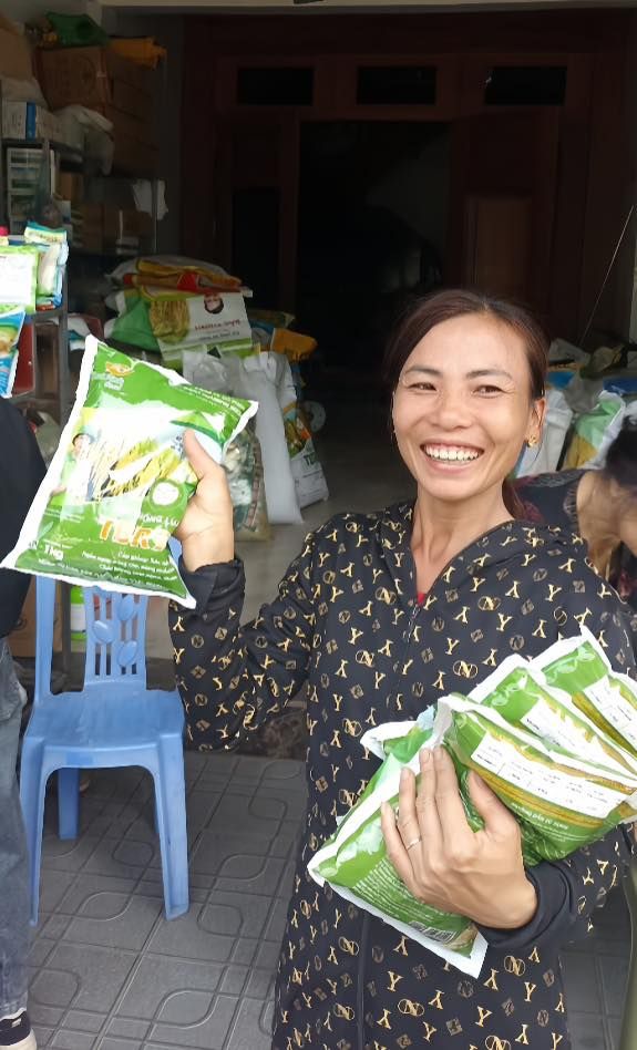 bà con đi mua giống của Tập đoàn ThaiBinh Seed