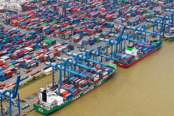 Giá cước vận tải biển tăng thẳng đứng