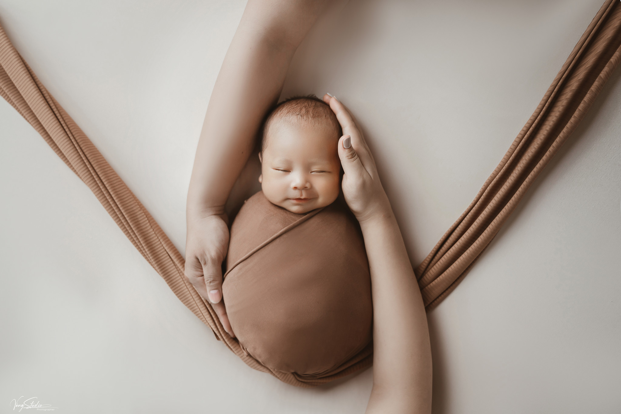NEWBORN - CÓ NÊN CHỤP CHO BÉ?